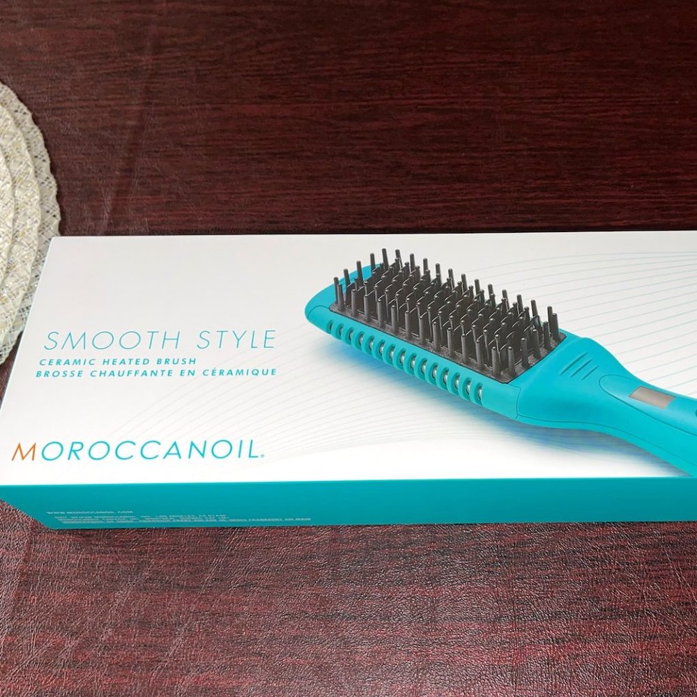 Moroccanoil Smooth Style Ceramic Heated Brush